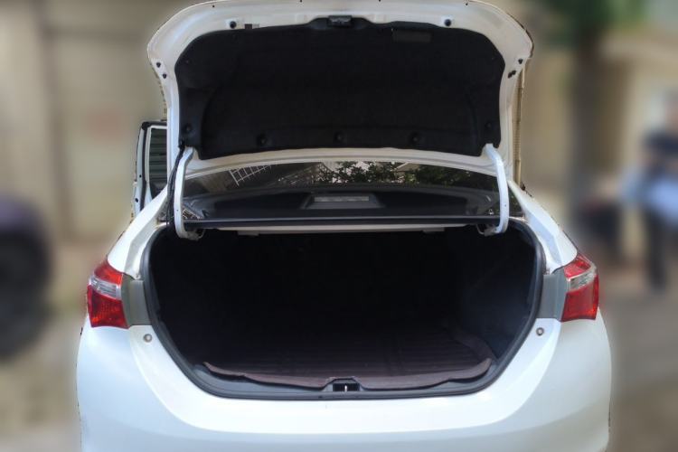 Used Toyota Corolla 2017 1.6L CVT GL Trunk
