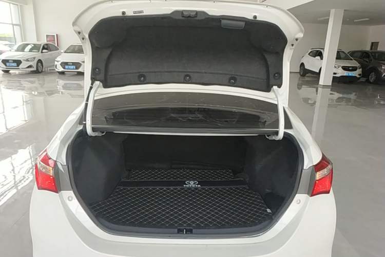 Used Toyota Corolla 2017 Revised Version 1.2T S-CVT GL-i Trunk