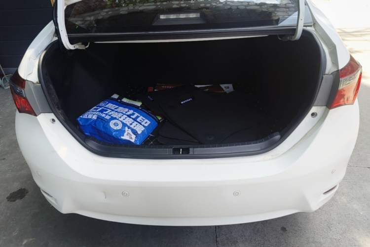 Used Toyota Corolla 2017 Revised Version 1.6L S-CVT GL Trunk
