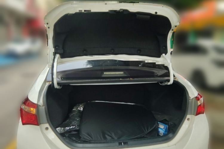 Used Toyota Corolla 2017 Revised Version 1.2T S-CVT GL Trunk