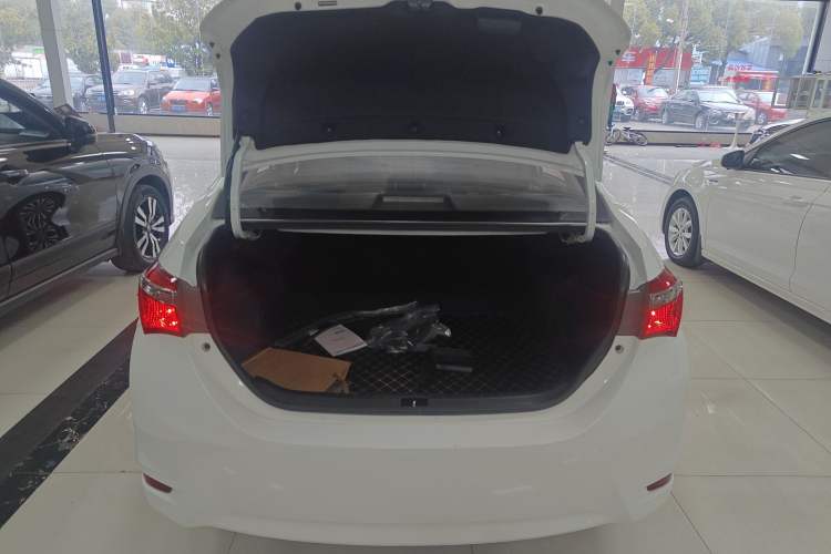 Used Toyota Corolla 2017 Revised Version 1.2T S-CVT GL Trunk