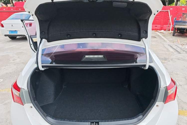 Used Toyota Corolla 2017 Revised Version 1.2T S-CVT GL Trunk