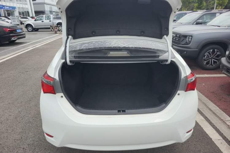 Used Toyota Corolla 2017 Revised Version 1.2T Manual GL Trunk