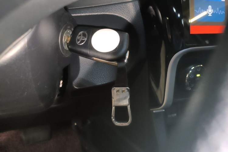 Used Toyota Corolla 2017 Revised Version 1.2T S-CVT GL Vehicle Key