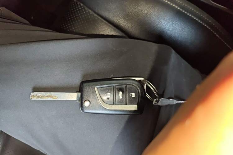 Used Toyota Corolla 2017 Revised Version 1.2T S-CVT GL Vehicle Key