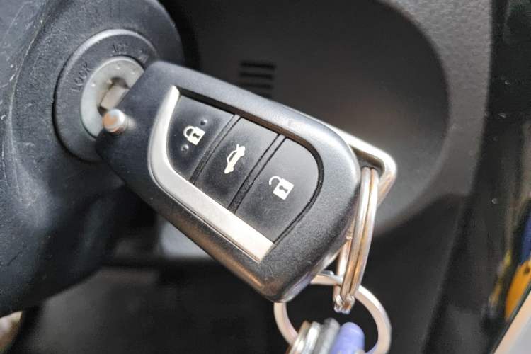 Used Toyota Corolla 2017 Revised Version 1.2T S-CVT GL Vehicle Key