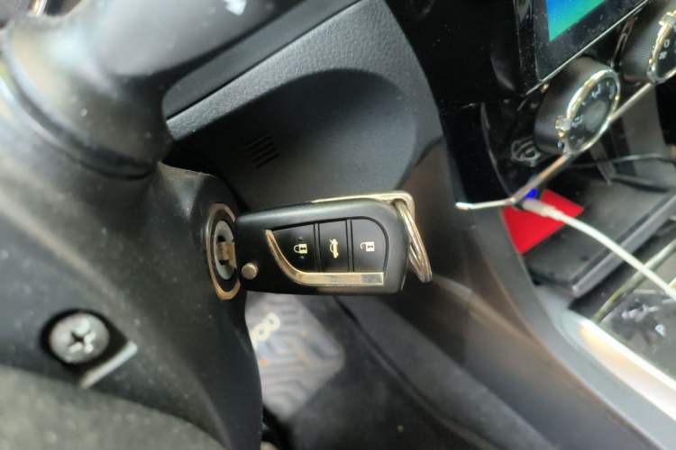 Used Toyota Corolla 2017 Revised Version 1.6L S-CVT GL Vehicle Key