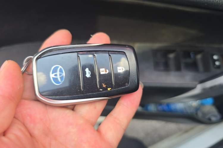 Used Toyota Corolla 2017 Revised Dual-Engine 1.8L E-CVT Leading Edition Vehicle Key