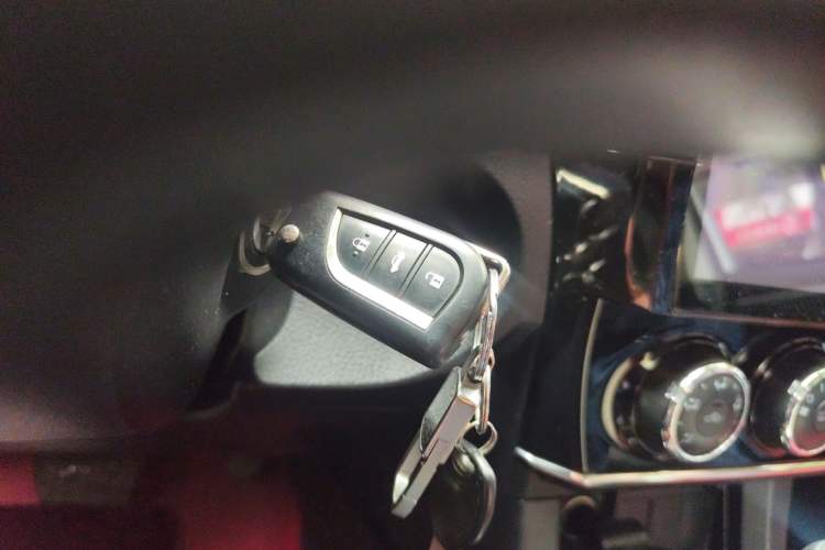 Used Toyota Corolla 2017 Revised Version 1.6L S-CVT GL Vehicle Key
