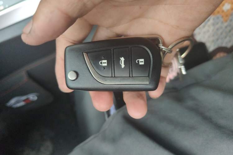 Used Toyota Corolla 2017 Revised Version 1.2T S-CVT GL Vehicle Key