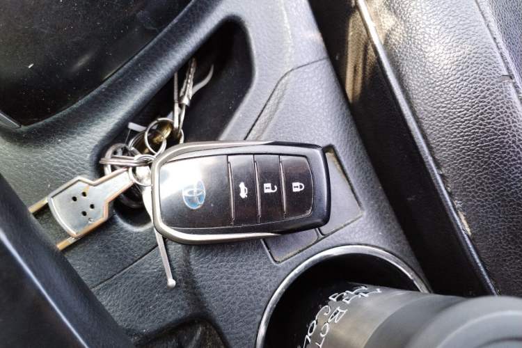 Used Toyota Corolla 2017 Revised Dual-Engine 1.8L E-CVT Elite Edition Vehicle Key