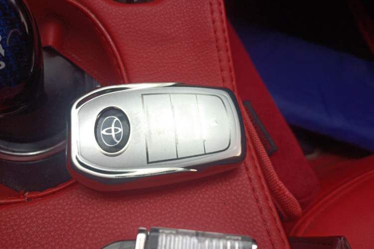 Used Toyota Corolla 2017 Revised Dual-Engine 1.8L E-CVT Leading Edition Vehicle Key