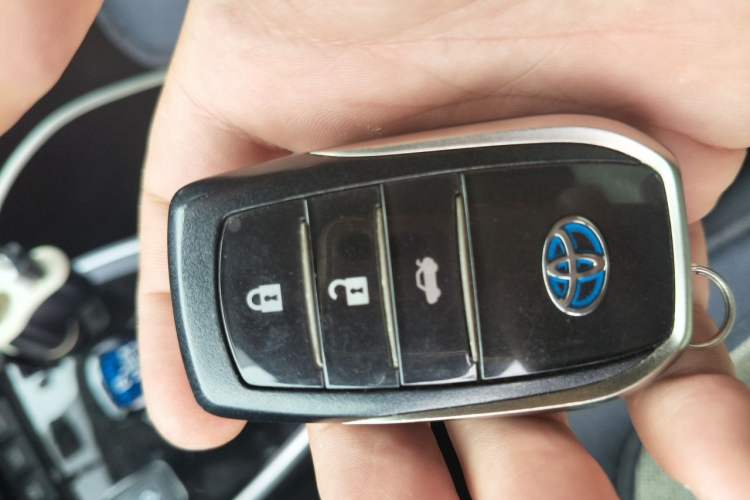 Used Toyota Corolla 2017 Revised Dual-Engine 1.8L E-CVT Leading Edition Vehicle Key