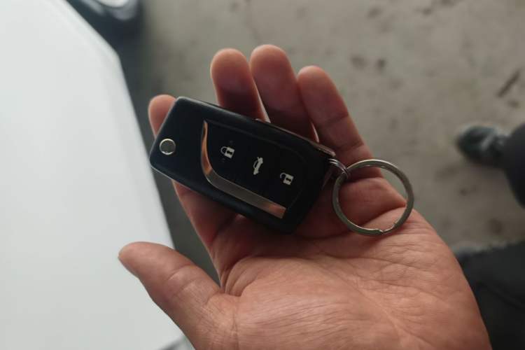 Used Toyota Corolla 2017 Revised Version 1.6L S-CVT GL Vehicle Key