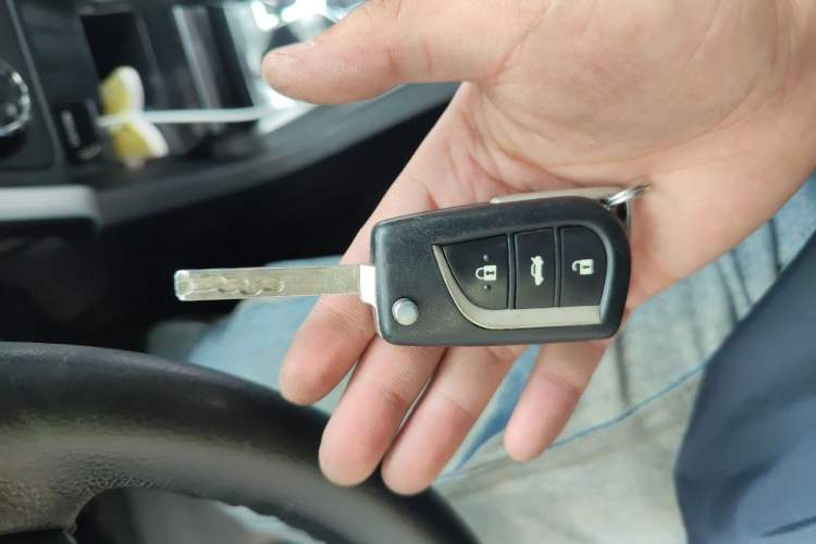 Used Toyota Corolla 2017 Revised Version 1.2T S-CVT GL Vehicle Key