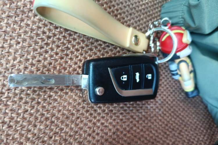 Used Toyota Corolla 2017 1.2T CVT GL-i Special Edition with Leather Vehicle Key