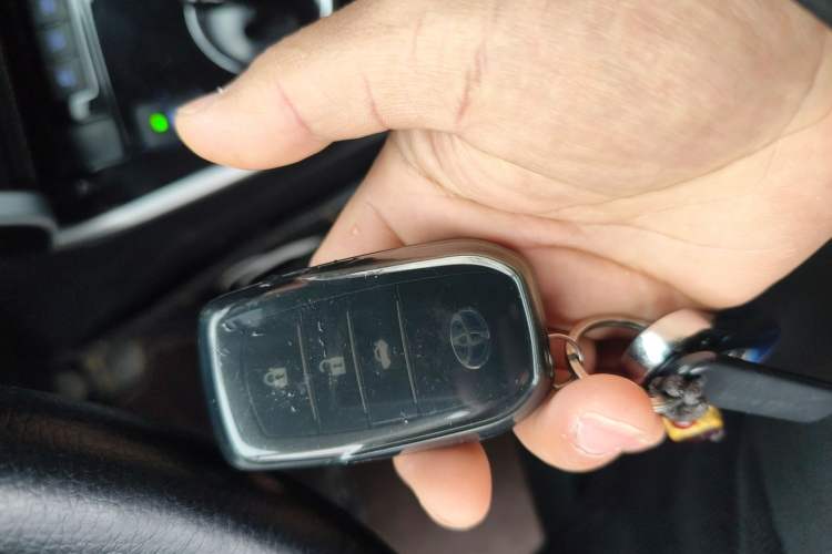 Used Toyota Corolla 2017 Revised Dual-Engine 1.8L E-CVT Elite Edition Vehicle Key
