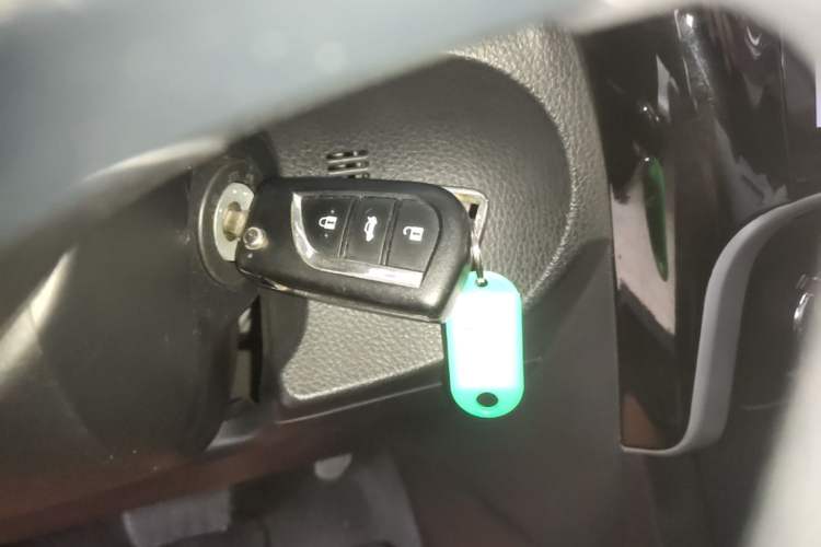 Used Toyota Corolla 2017 Revised Version 1.2T S-CVT GL Vehicle Key