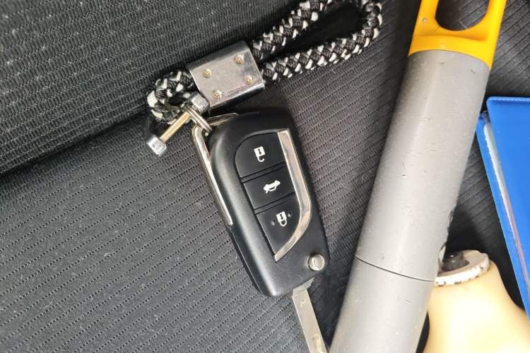 Used Toyota Corolla 2017 Revised Version 1.2T S-CVT GL Vehicle Key