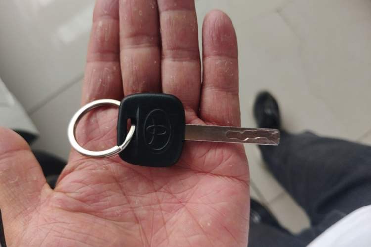 Used Toyota Corolla 2017 Revised Version 1.2T S-CVT GL Vehicle Key