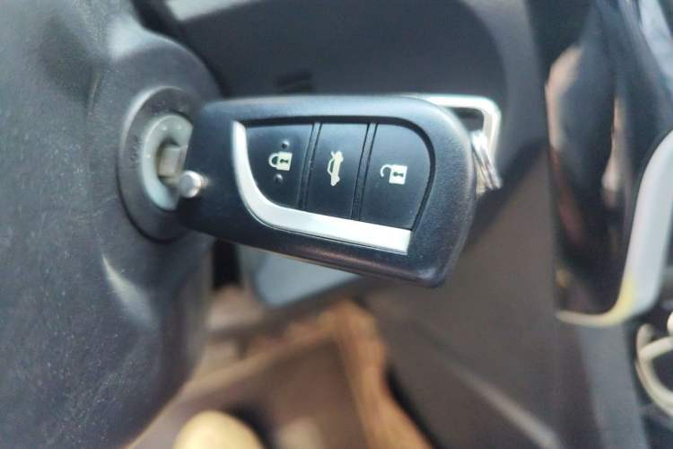 Used Toyota Corolla 2017 Revised Version 1.2T S-CVT GL Vehicle Key