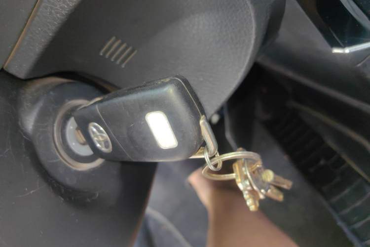 Used Toyota Corolla 2017 Revised Version 1.6L S-CVT GL Vehicle Key