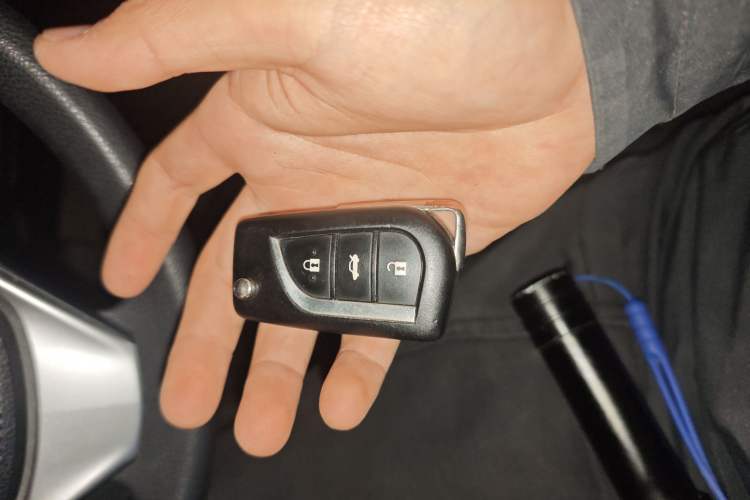 Used Toyota Corolla 2017 Revised Version 1.2T S-CVT GL Vehicle Key