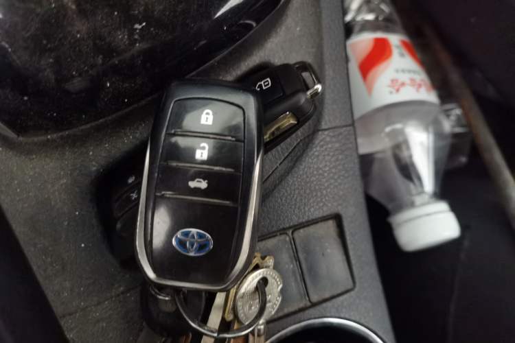 Used Toyota Corolla 2017 Revised Dual-Engine 1.8L E-CVT Elite Edition Vehicle Key