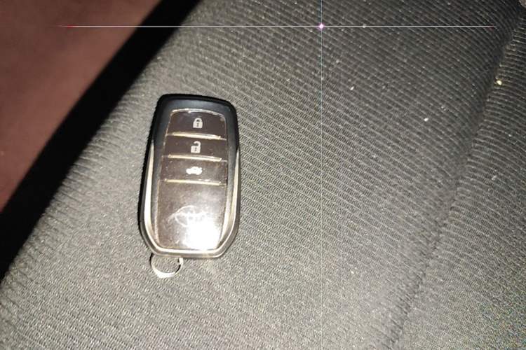 Used Toyota Corolla 2017 Revised Version 1.2T S-CVT GL Vehicle Key