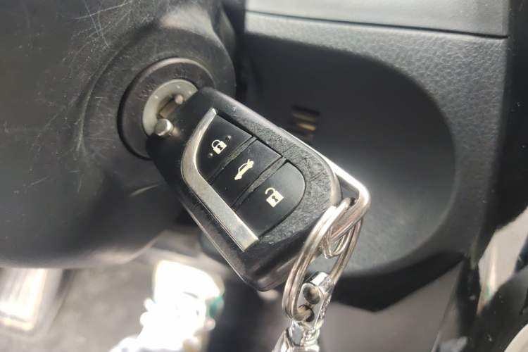 Used Toyota Corolla 2017 Revised Version 1.2T S-CVT GL Vehicle Key