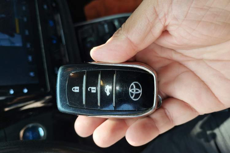 Used Toyota Corolla 2017 Revised Dual-Engine 1.8L E-CVT Leading Edition Vehicle Key
