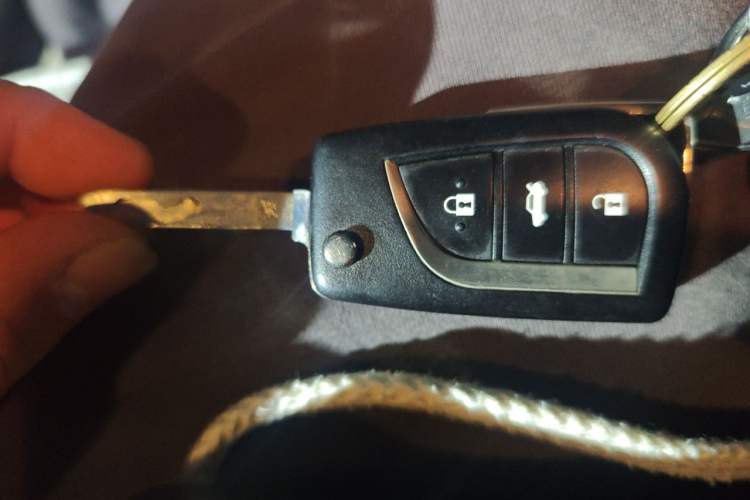 Used Toyota Corolla 2017 1.6L CVT GL Vehicle Key