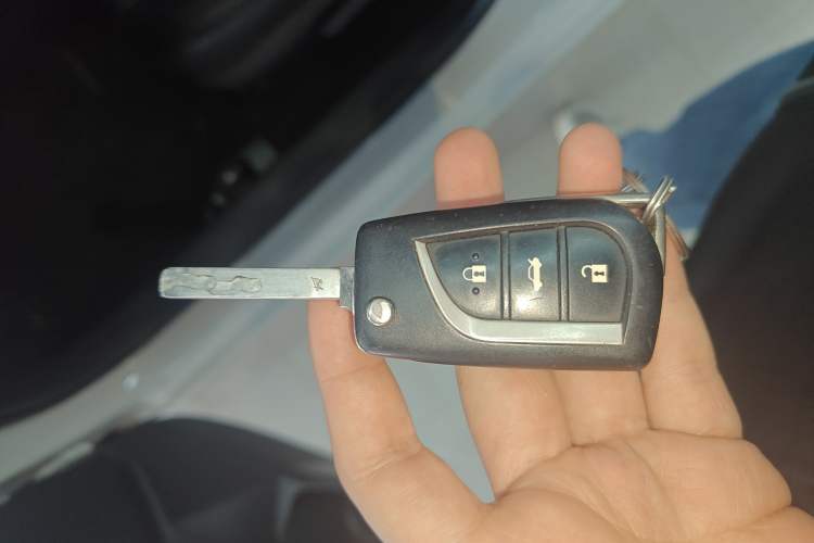 Used Toyota Corolla 2017 Revised Version 1.2T S-CVT GL-i Vehicle Key