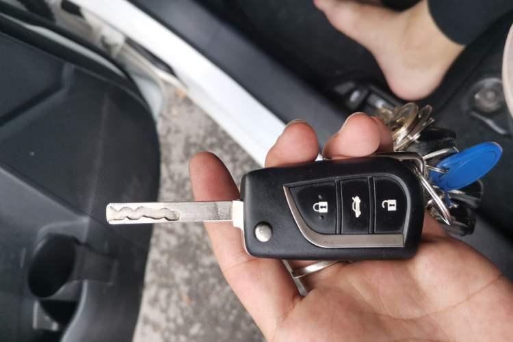 Used Toyota Corolla 2017 Revised Version 1.2T S-CVT GL Vehicle Key