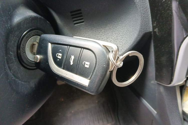 Used Toyota Corolla 2017 Revised Version 1.2T S-CVT GL-i Vehicle Key