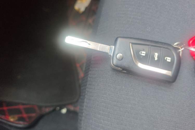 Used Toyota Corolla 2017 Revised Version 1.2T S-CVT GL Vehicle Key