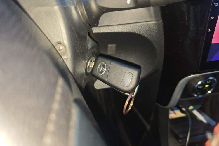 Used Toyota Corolla 2017 Revised Version 1.2T S-CVT GL Vehicle Key