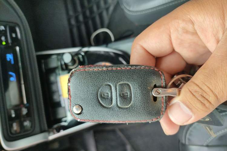 Used Toyota Corolla 2017 Revised Dual-Engine 1.8L E-CVT Elite Edition Vehicle Key
