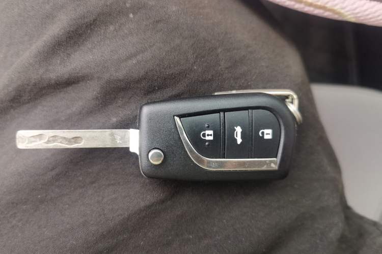 Used Toyota Corolla 2017 Revised Version 1.2T S-CVT GL Vehicle Key
