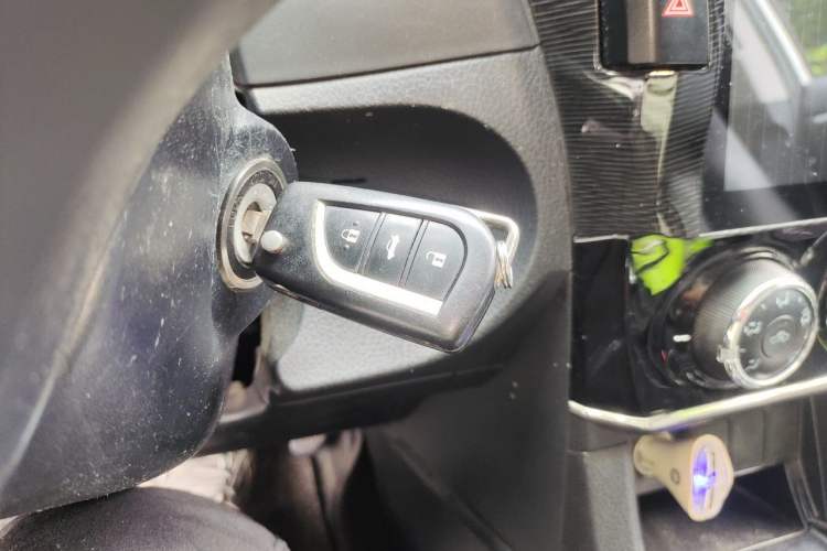 Used Toyota Corolla 2017 Revised Version 1.6L S-CVT GL Vehicle Key