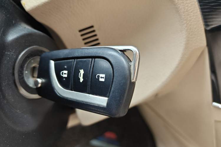 Used Toyota Corolla 2017 1.6L CVT GL Vehicle Key