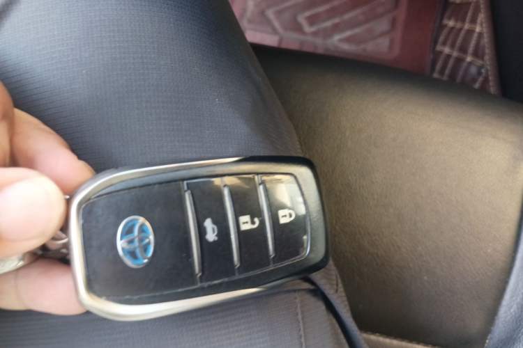 Used Toyota Corolla 2017 Revised Dual-Engine 1.8L E-CVT Elite Edition Vehicle Key