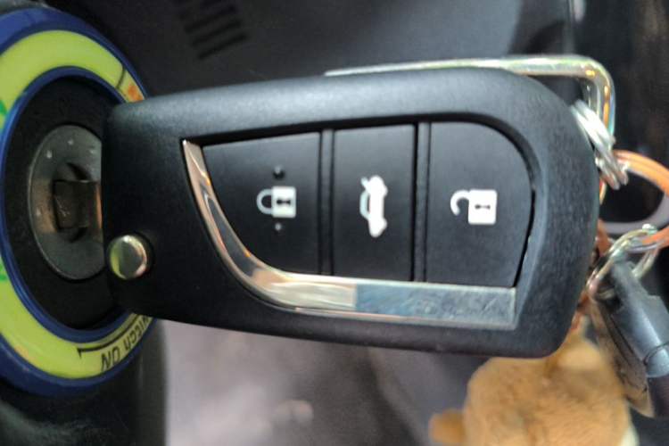 Used Toyota Corolla 2017 Revised Version 1.2T S-CVT GL Vehicle Key