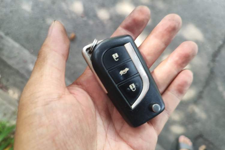 Used Toyota Corolla 2017 1.2T CVT GL Vehicle Key