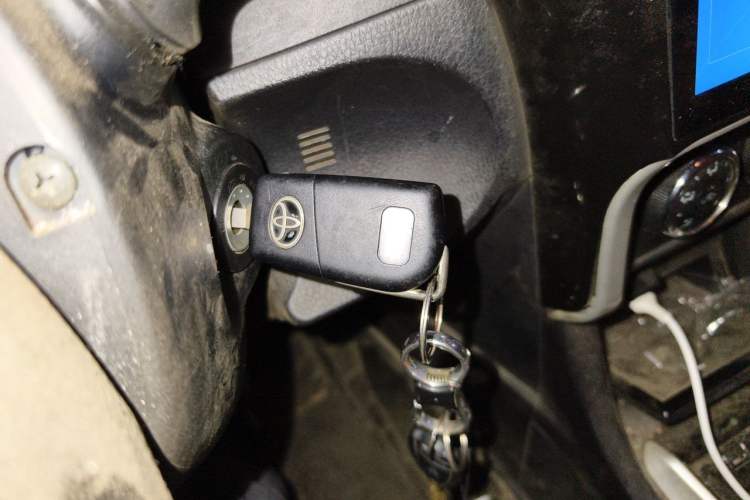 Used Toyota Corolla 2017 Revised Version 1.2T S-CVT GL Vehicle Key
