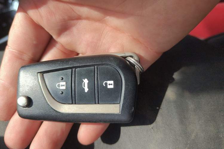Used Toyota Corolla 2017 Revised Version 1.2T S-CVT GL Vehicle Key