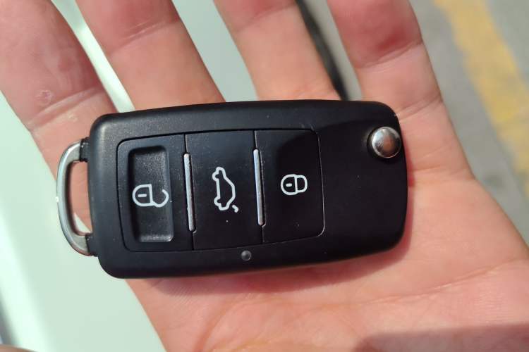 Used Toyota Corolla 2017 Revised Version 1.2T S-CVT GL-i Vehicle Key