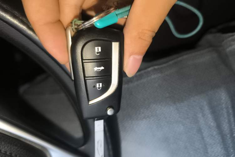 Used Toyota Corolla 2017 Revised Version 1.2T S-CVT GL Vehicle Key
