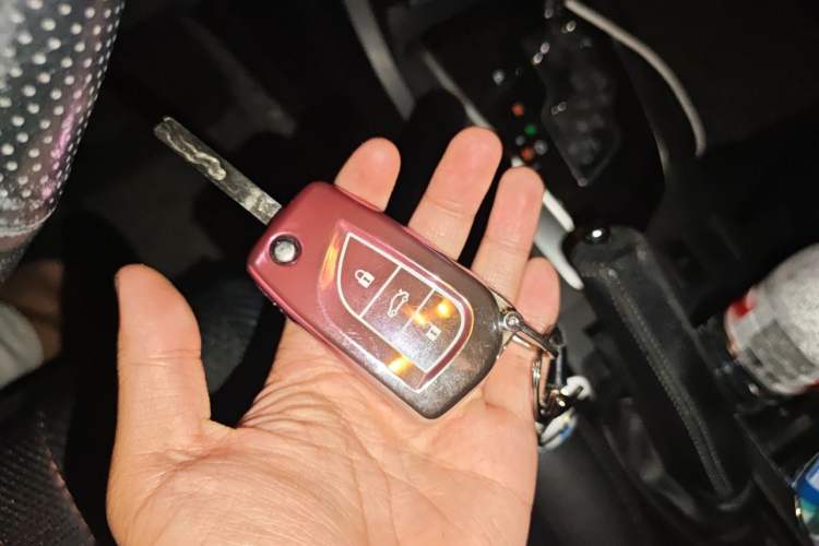 Used Toyota Corolla 2017 1.6L CVT GL Vehicle Key