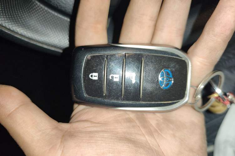 Used Toyota Corolla 2017 Revised Dual-Motor 1.8L E-CVT Pioneer Edition Vehicle Key